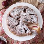 Gâteau 3 pots et demi aux prunes sans gluten - La Cassata Celiaca