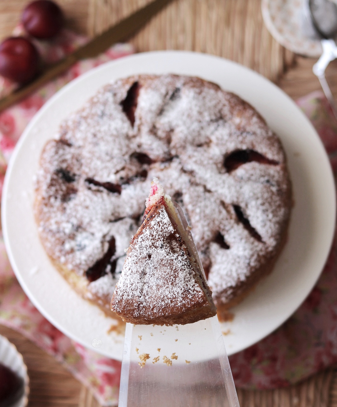 Torta 3 vasetti e mezzo alle susine senza glutine - La Cassata Celiaca