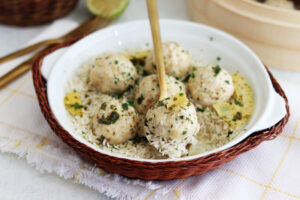 Boulettes au citron cuites dans le panier vapeur en bambou - La Cassata Celiaca