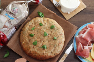 Gâteau de pain sans gluten avec fromage et speck - La Cassata Celiaca