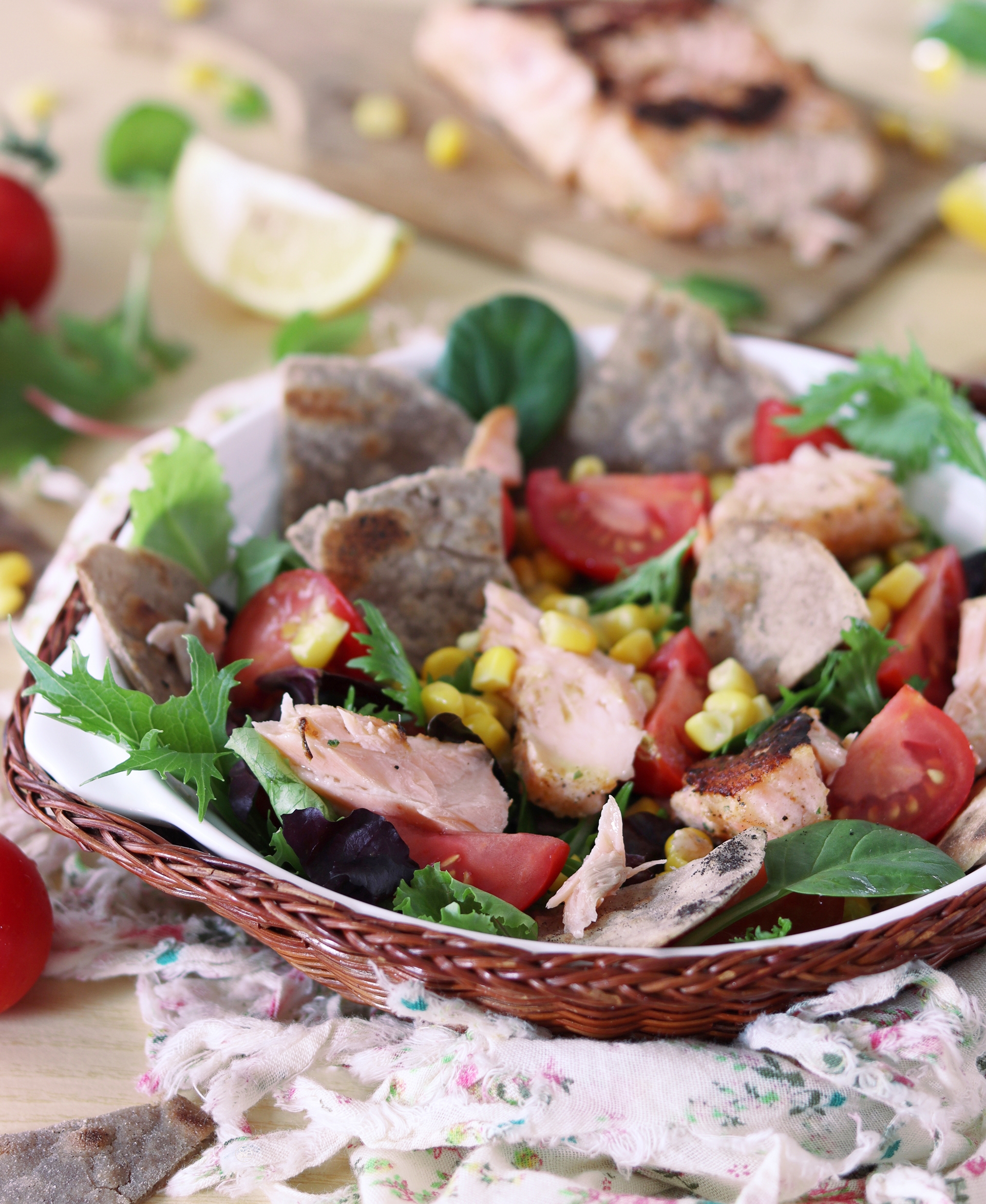 Salade de saumon à la mexicaine - La Cassata Celiaca Salade de saumon à la mexicaine - La Cassata Celiaca
