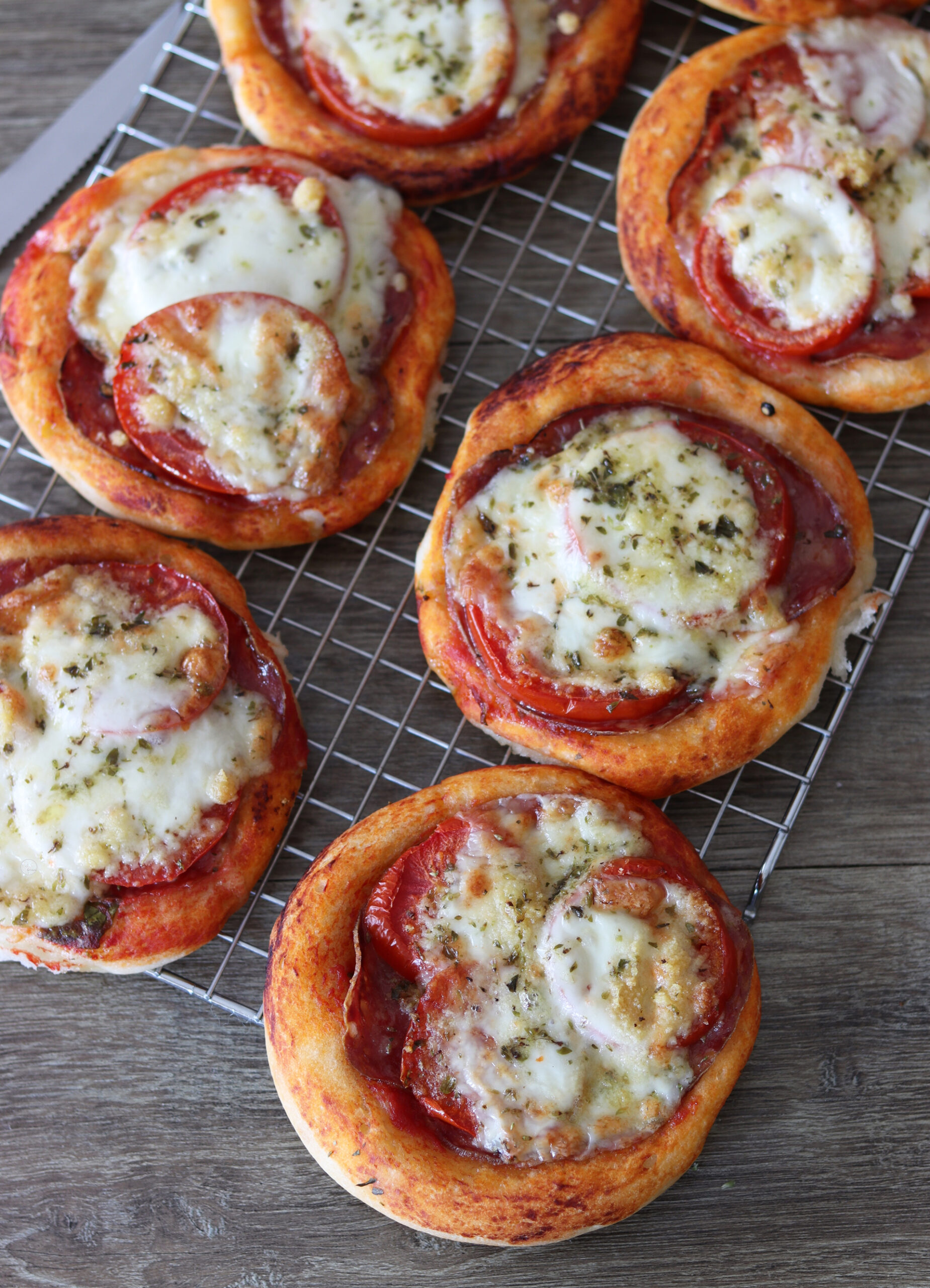 Pizzette al salame senza glutine - La Cassata Celiaca Pizzette al salame senza glutine - La Cassata Celiaca