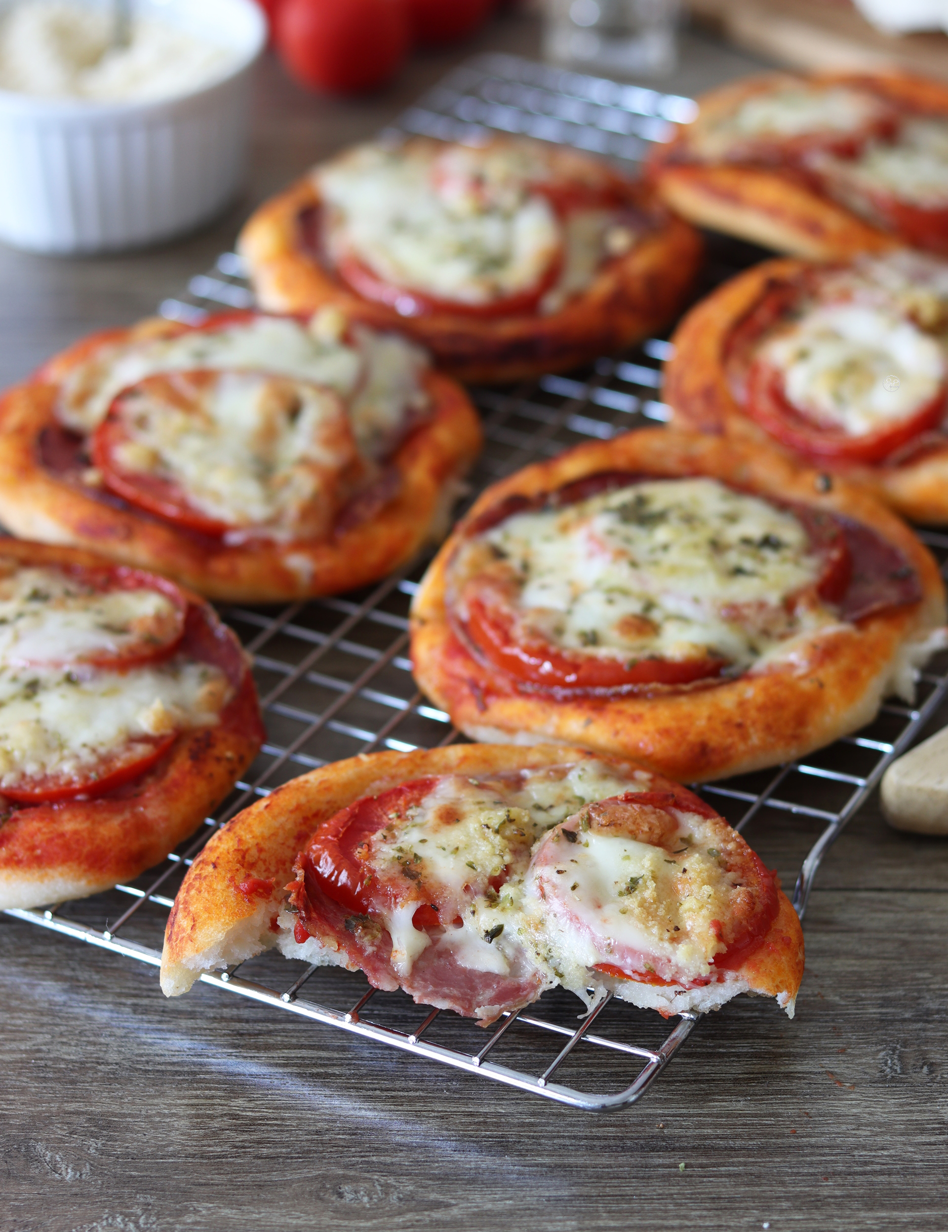 Pizzette al salame senza glutine - La Cassata Celiaca Pizzette al salame senza glutine - La Cassata Celiaca