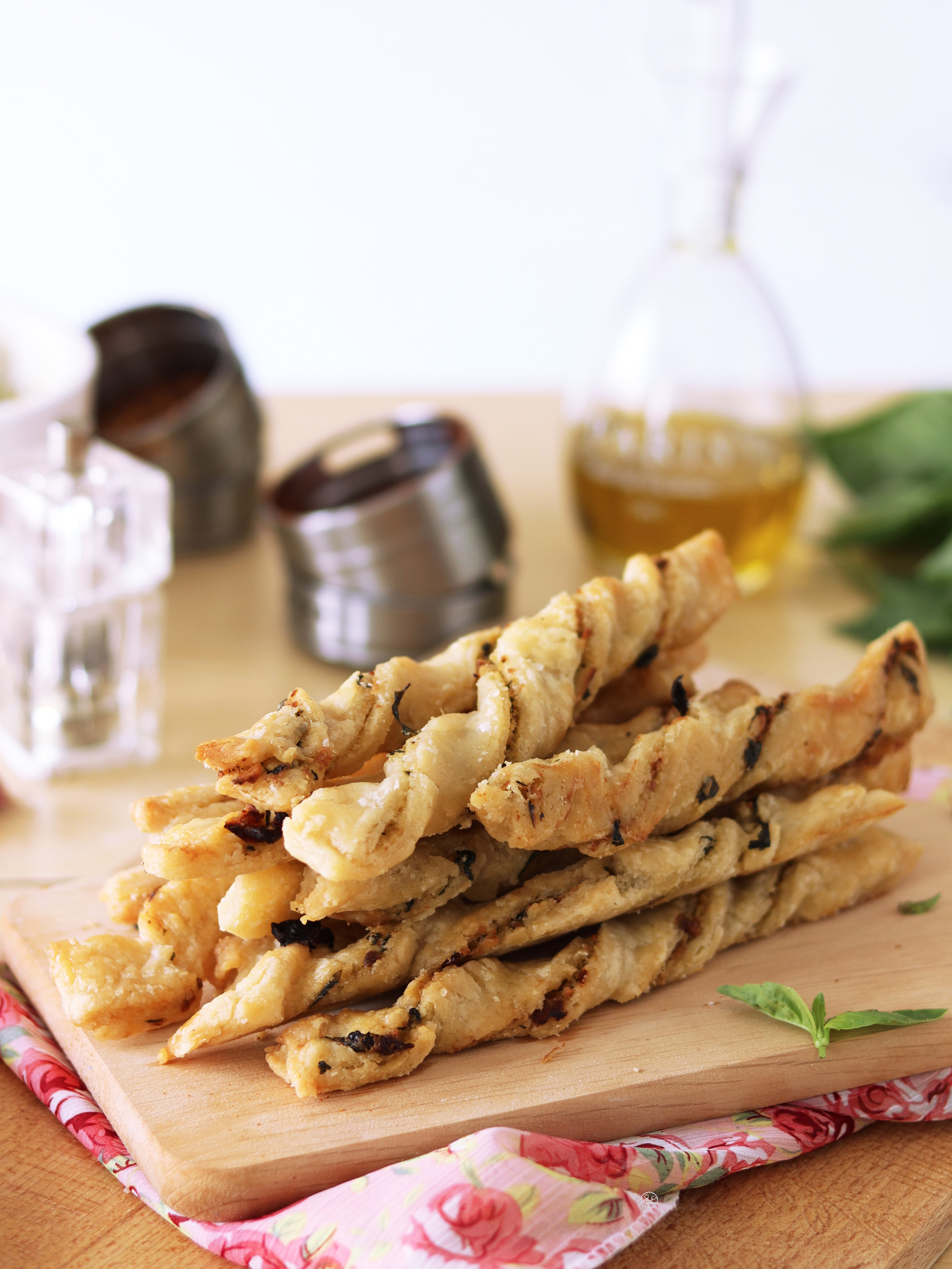 Frustine di pasta sfoglia senza glutine al pesto - La Cassata Celiaca