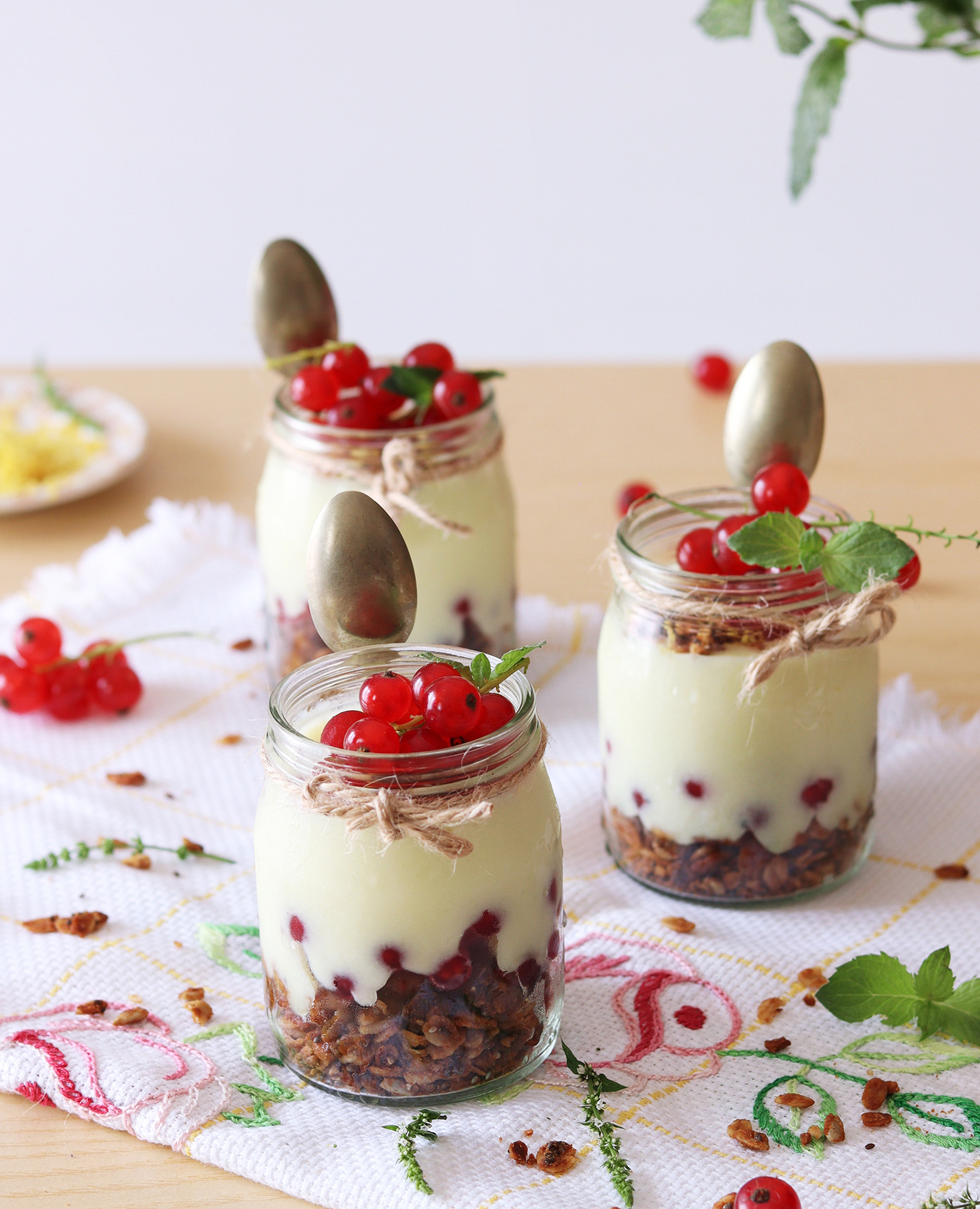 Coppette con granola e crema al limone senza glutine - La Cassata Celiaca