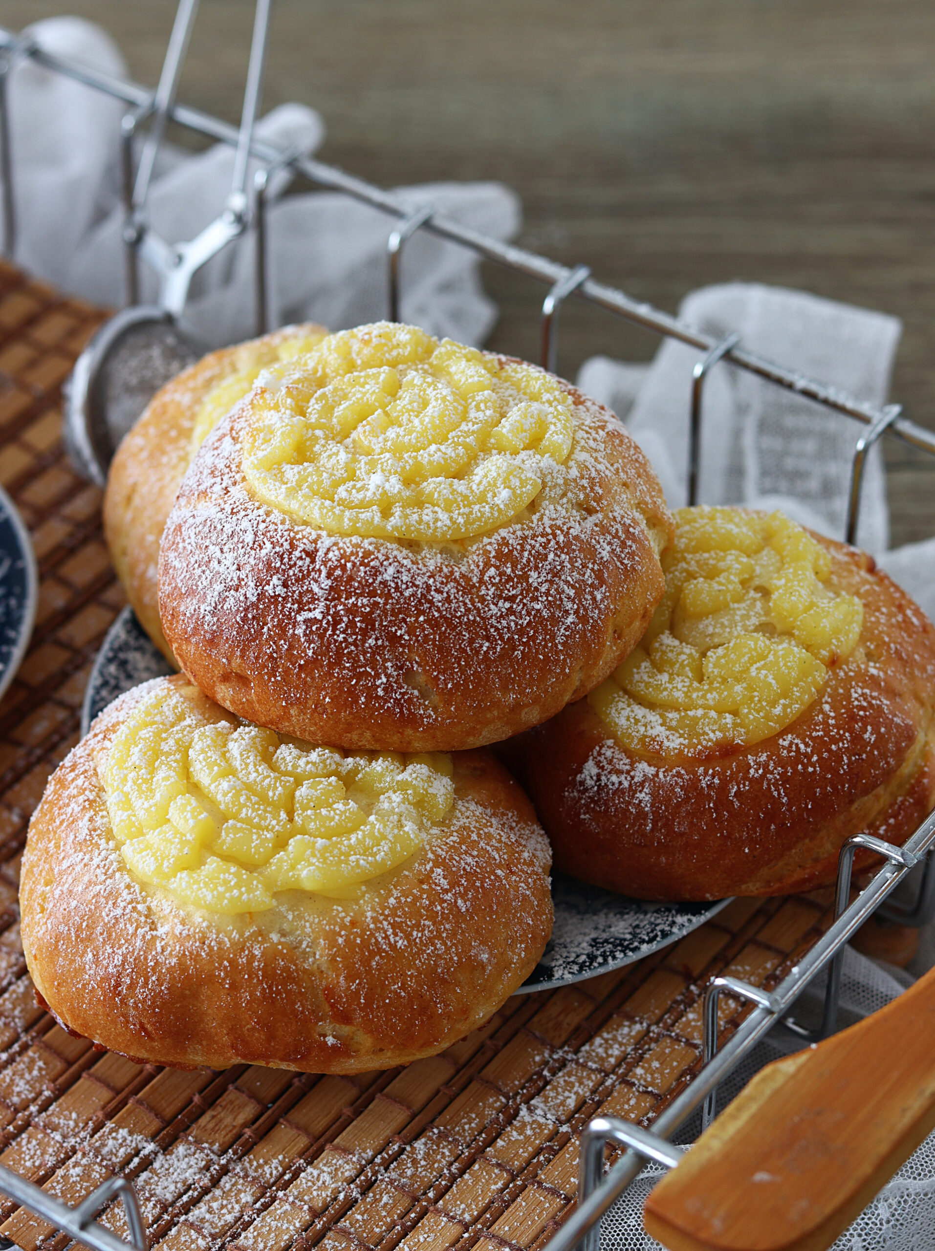 Brioches moelleuses sans gluten à la crème pâtissière - La Cassata Celiaca