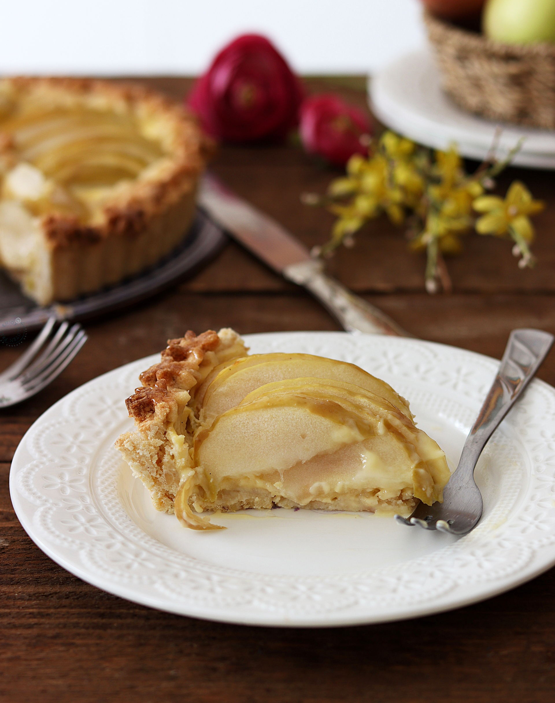 Tarte aux pommes avec crème sans gluten et sans sucre