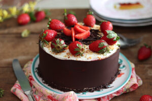 Torta alle fragole senza glutine e senza zucchero - La Cassata Celiaca