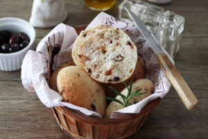 Petits pains aux olives et romarin sans gluten - La Cassata Celiaca