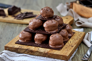 Profiteroles au chocolat sans gluten -La Cassata Celiaca Profiteroles au chocolat sans gluten -La Cassata Celiaca