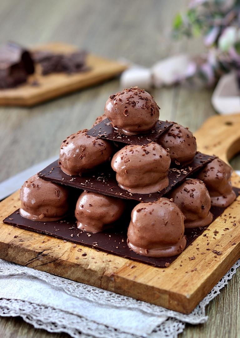Profiteroles au chocolat sans gluten -La Cassata Celiaca Profiteroles au chocolat sans gluten -La Cassata Celiaca
