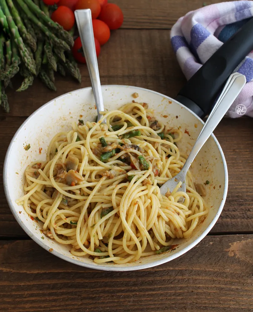 Spaghettis avec palourdes et asperges sans gluten - La Cassata Celiaca