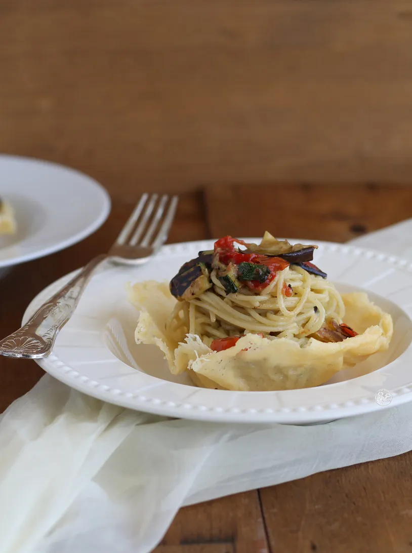 Spaghettis en gaufre de fromage sans gluten - La Cassata Celiaca