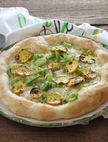 Pizza sans gluten avec fèves vertes et courgettes - La Cassata Celiaca
