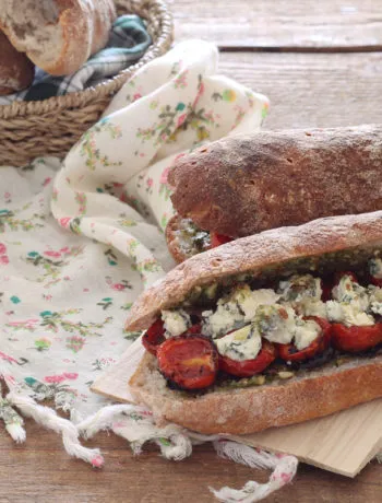 Petits pains sans gluten avec tomates confites et gorgonzola - La Cassata Celiaca