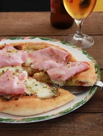Pizza sans gluten avec mortadelle et pistaches - La Cassata Celiaca